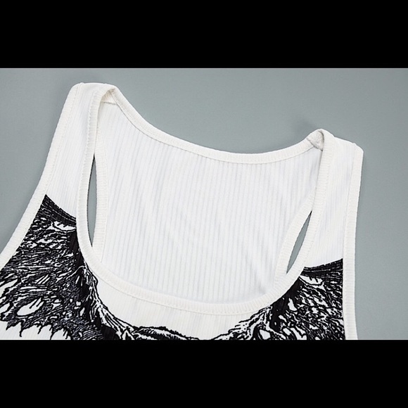 White vampire bat 🦇 graphic wife beater - Picture 13 of 15